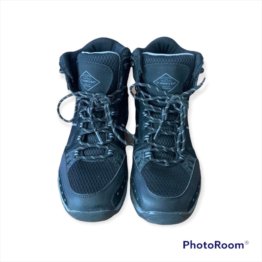 I’m selling some work boots for 35$ good condition